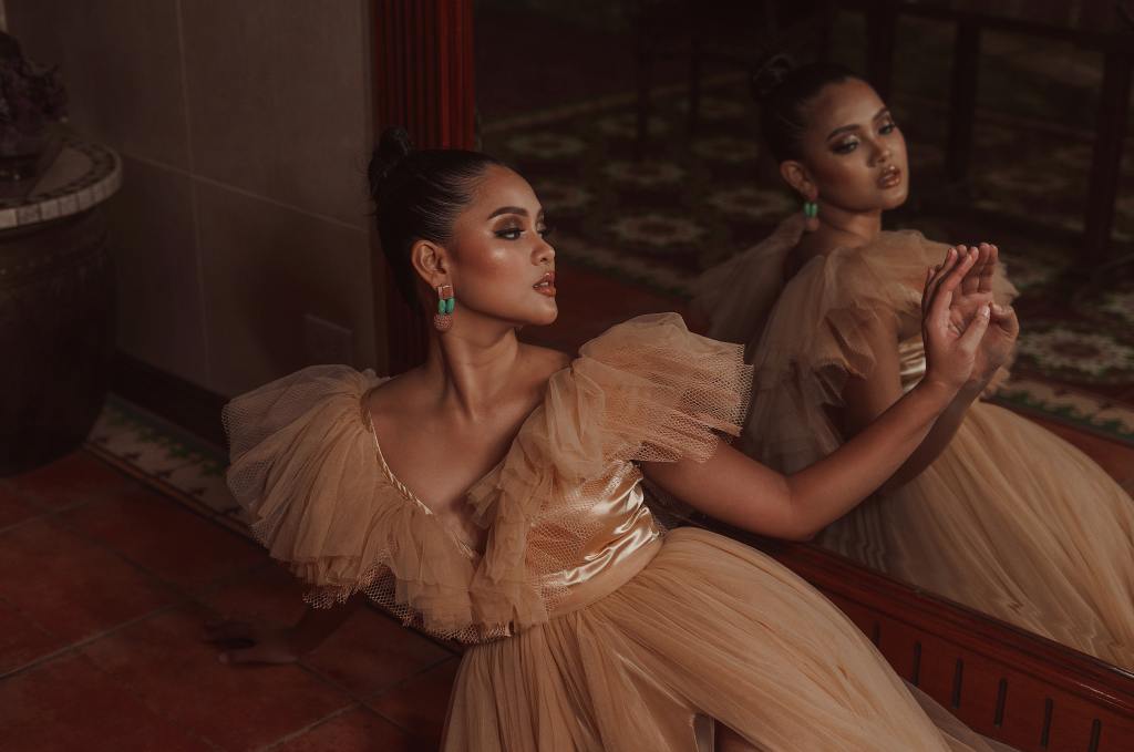 MODERN ETIQUETTE; SOFT LIFE; SLOW LIVING; HIGH VALUE